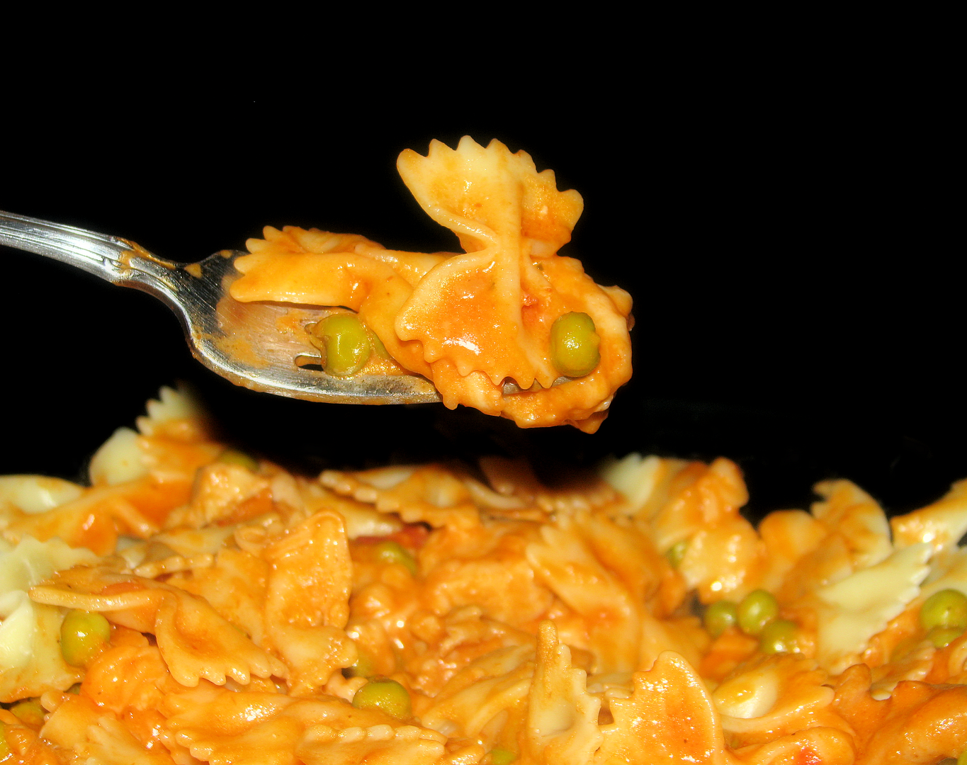 Chicken with Peas, Parmesan and Vodka sauce Big Bear's Wife